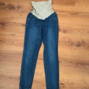 Jessica Simpson maternity jeans